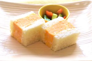 厚焼き玉子サンドの写真
